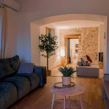 Le Secret Des Remparts - Jacuzzi- Vue Cite - Free Parking - Climatisation *