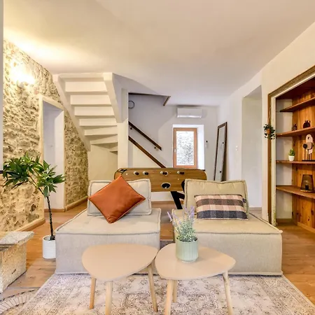 Вилла Le Secret Des Remparts - Jacuzzi- Vue Cite - Free Parking - Climatisation Каркассон