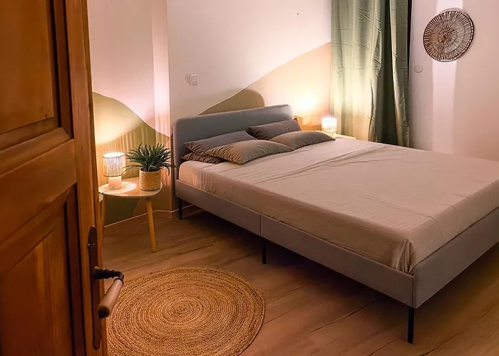 Villa Le Secret Des Remparts - Jacuzzi- Vue Cite - Free Parking - Climatisation