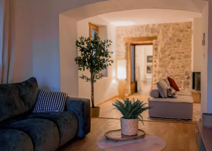 Le Secret Des Remparts - Jacuzzi- Vue Cite - Free Parking - Climatisation *